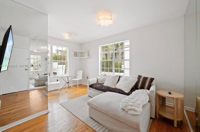 Building Photo - 605 Euclid Ave