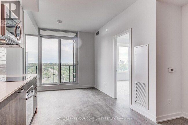 Building Photo - 1926 Lake Shore Blvd W