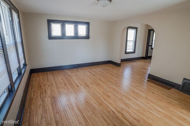 Foto del edificio - 2 br, 1 bath House - 1234 44th Avenue NE