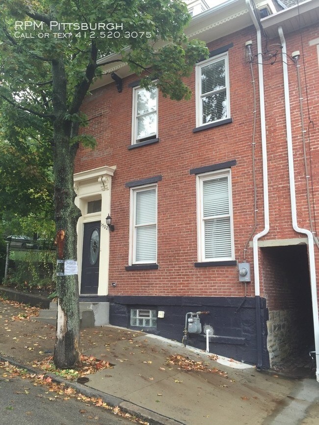Building Photo - 1502 Boyle St