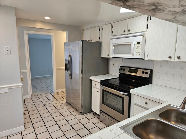 Building Photo - 3345 Trask Dr