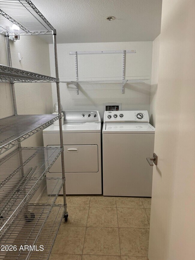 Foto del edificio - 7950 E Camelback Rd