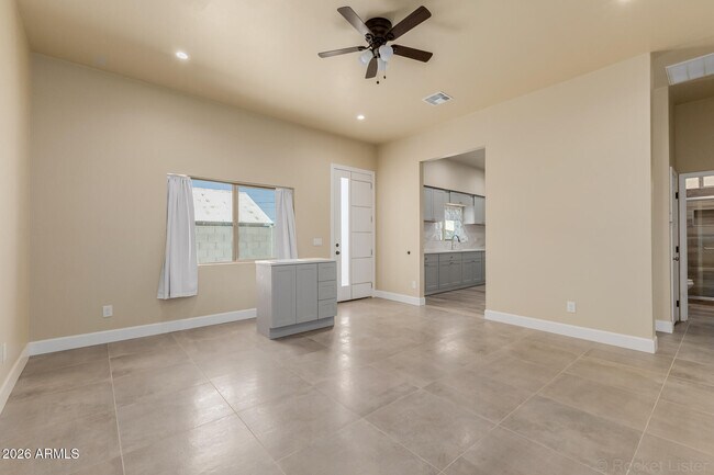 Foto del edificio - 1908 E Harvard St