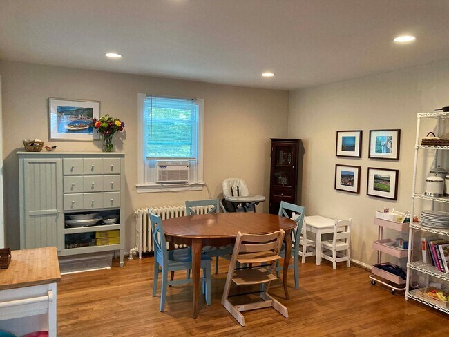 Foto del edificio - Cape Cod home located in sought after Barcroft!