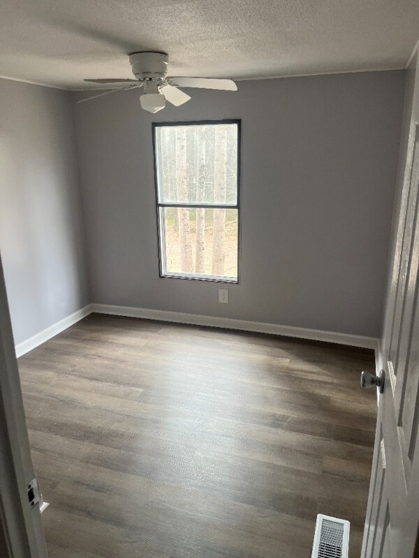 Foto del edificio - 3736 E Burke Blvd