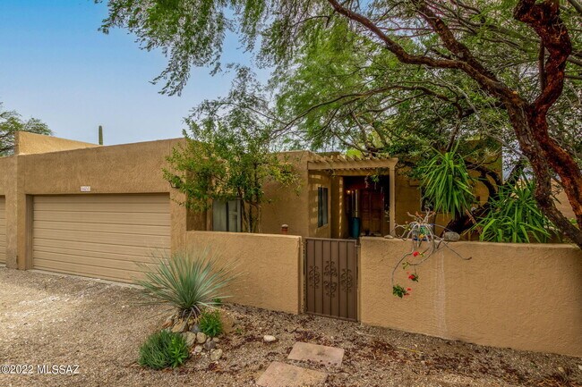 Building Photo - 6524 N Foothills Dr