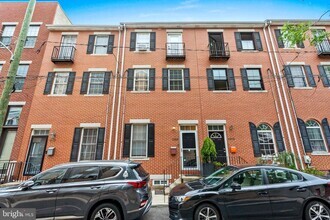 Building Photo - 1135 N Orianna St