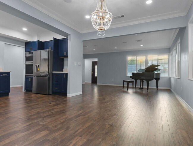 Building Photo - BRAND NEW Los Feliz Blue Diamond Home for ...