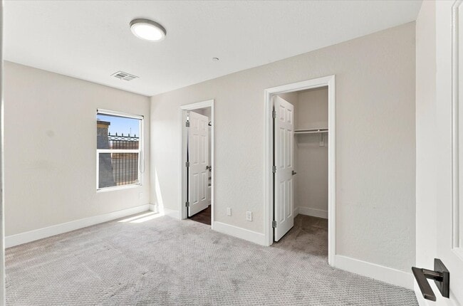 Building Photo - 9050 W Tropicana Ave