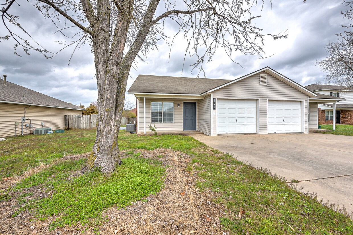 4662 W Dover St, Fayetteville, AR 72704 House Rental in Fayetteville
