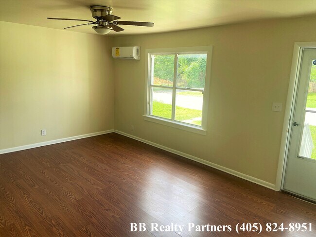 Foto del edificio - 4620 E 4th St