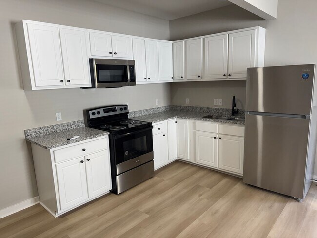 Foto del edificio - 817-821 Belleview Ave