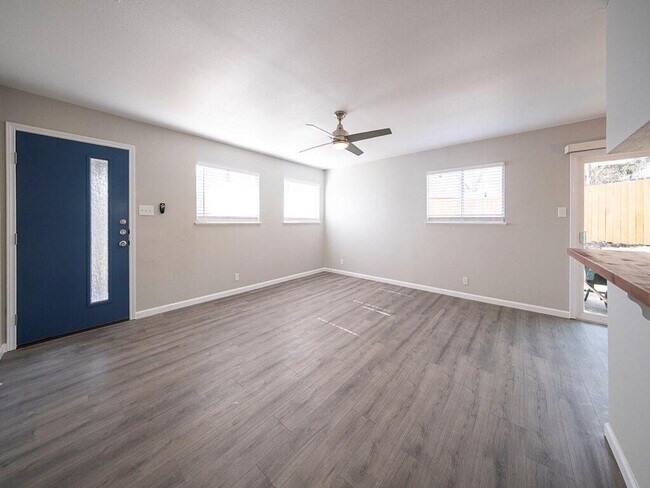 Building Photo - 1702 Rockbridge Ter