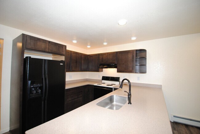 Building Photo - Princeton Dr (4922/4924)