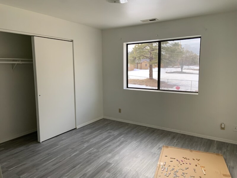 Building Photo - 205 S Paseo Del Flag