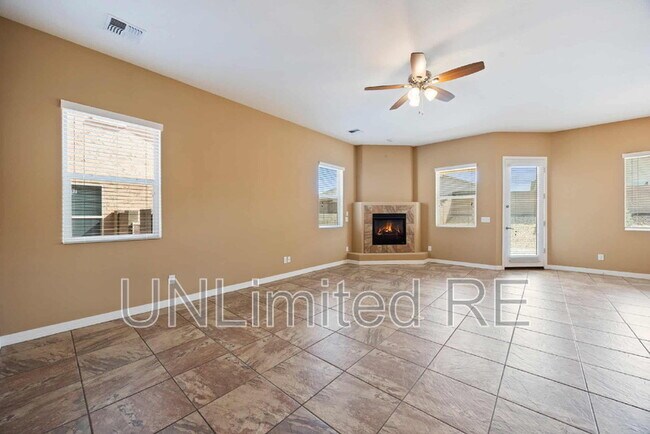 Building Photo - 6147 E Bower Ln