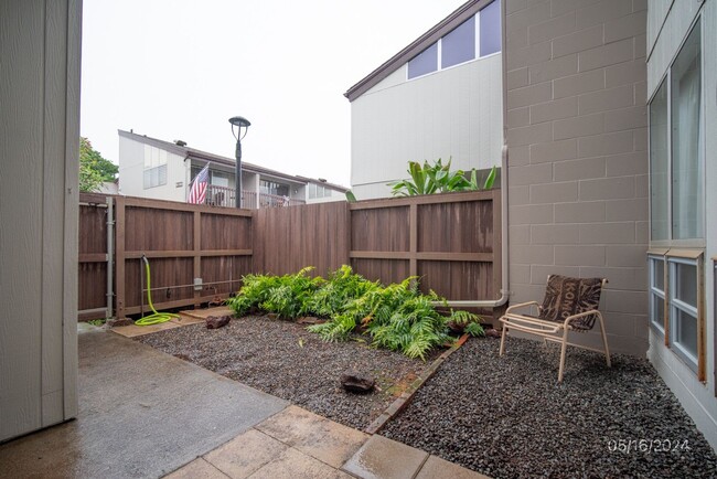 Building Photo - Fairway Village in Mililani