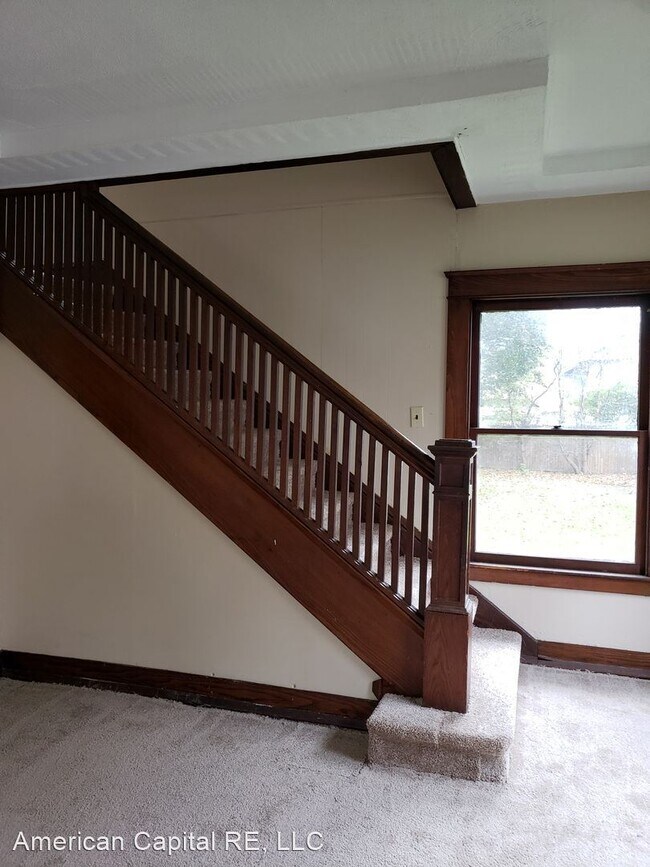 Building Photo - 4 br, 1.5 bath House - 737 Riverside Ave