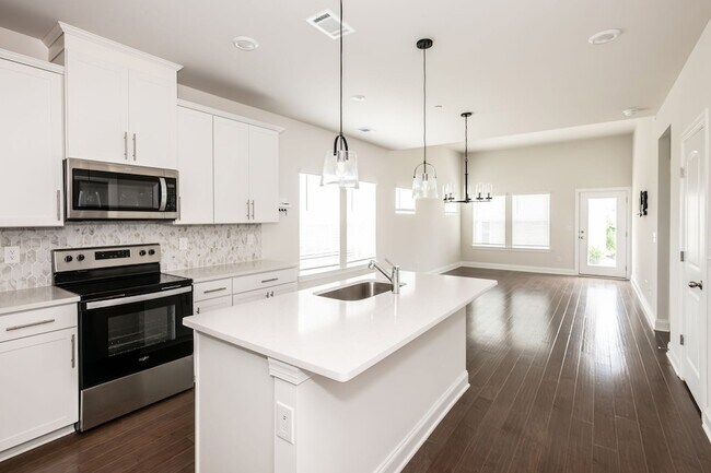Foto del edificio - 204 Douglas Bend Rd