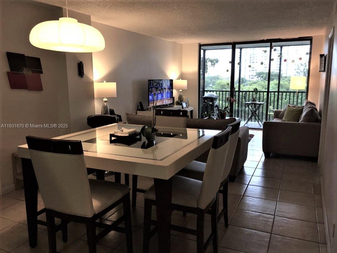 Primary Photo - 3475 N Country Club Dr
