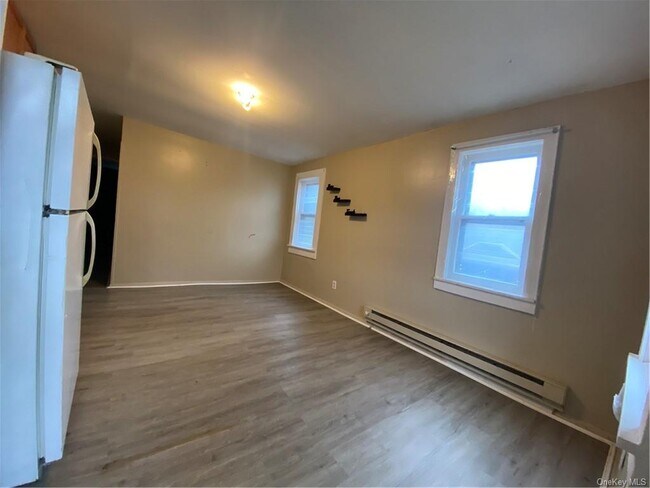 Building Photo - 278 Cold Spring Rd