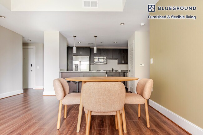 Foto del edificio - 12025 Town Square St