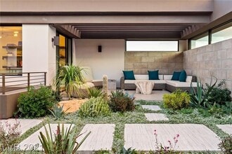 Building Photo - 4 Soaring Bird Ct