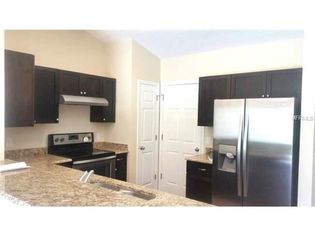 Building Photo - 700 Dakota Ave