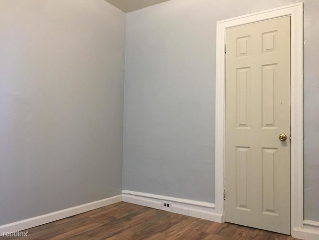 Building Photo - 3 br, 1 bath Apartment - 3118 Tasker St