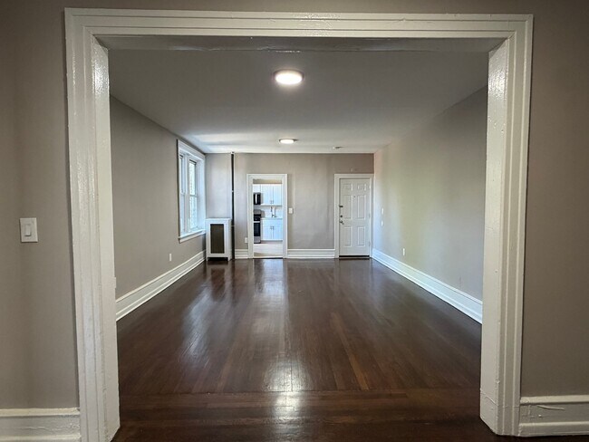 Building Photo - 37 Winans St