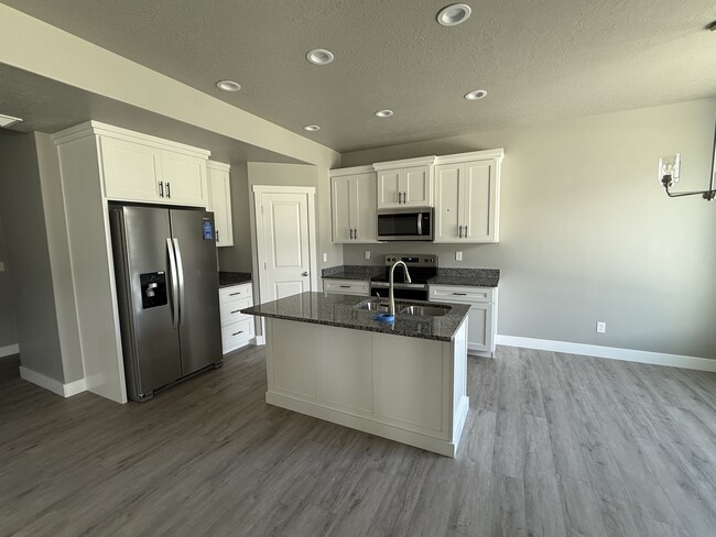 Building Photo - 2255 S 1120 W