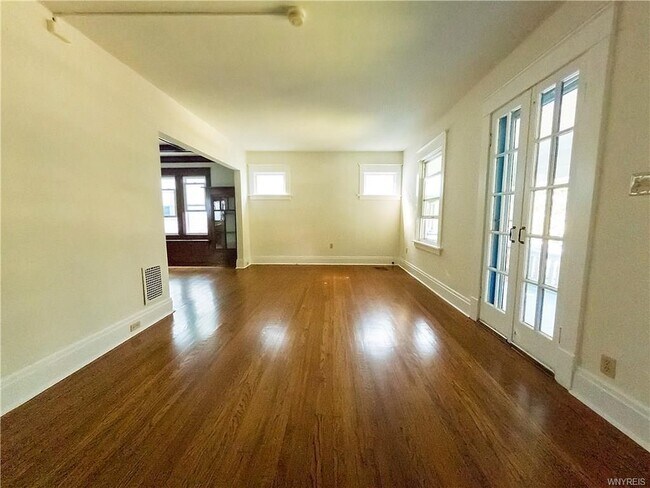 Living Room - 69 Wellington Rd