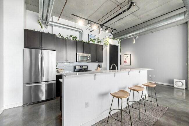 Foto del edificio - 2899 N Speer Blvd