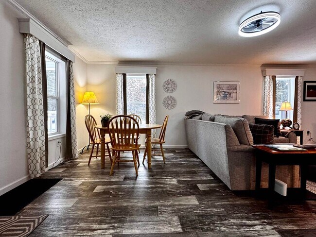 Foto del edificio - 30 Evergreen