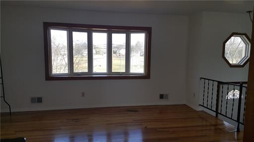 Building Photo - 5098 Scott St