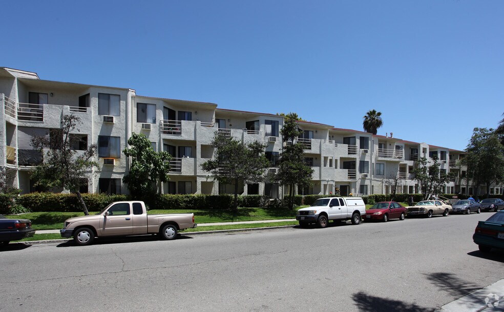 Chamoune Senior Apartments