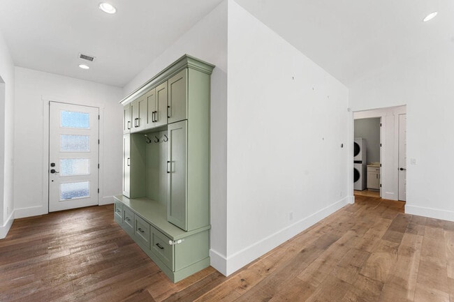 Building Photo - 4145 E Campbell Ave