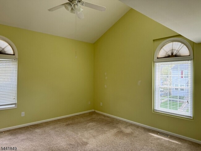 Building Photo - 705 Bryant Dr