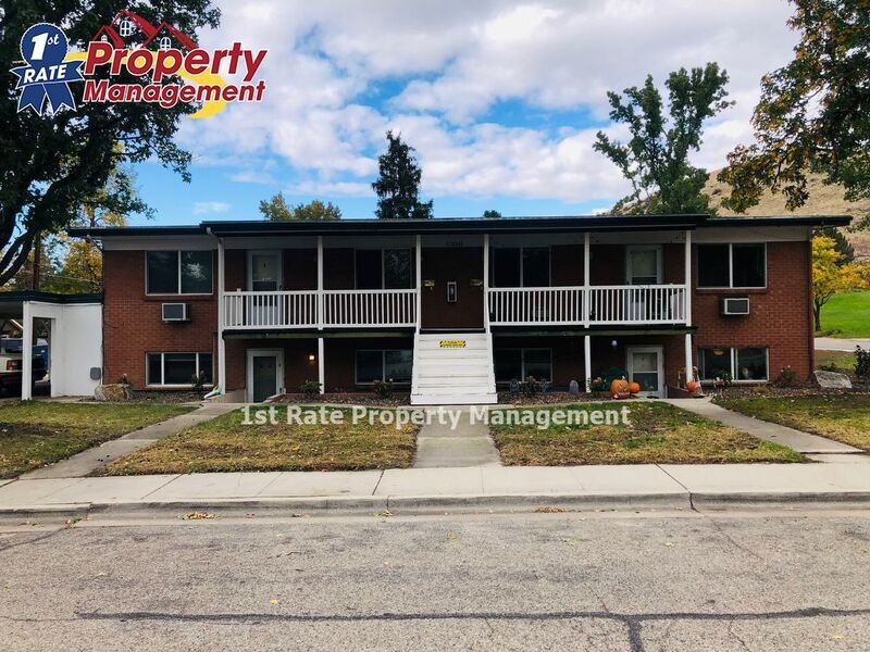 Primary Photo - 1300 W Bella St
