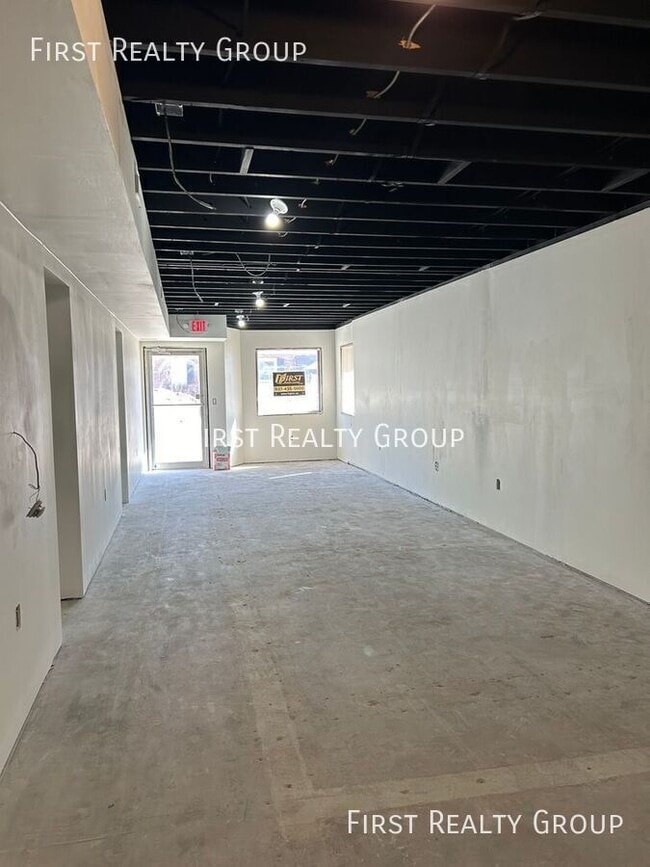 Building Photo - 515 S Main St