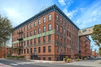 Building Photo - 187 Wayne St