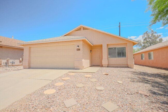 Foto del edificio - AVAILABLE NOW!! WON'T LAST!! CUTE 4 Bedroo...