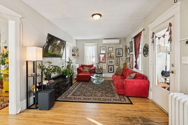 Foto del edificio - Beautiful single family home with near U of MN - 4 bed 2 bath