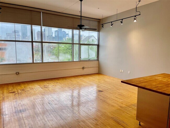 Foto del edificio - 1312 Live Oak St