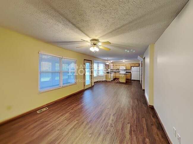 Building Photo - 6663 Warriner Way