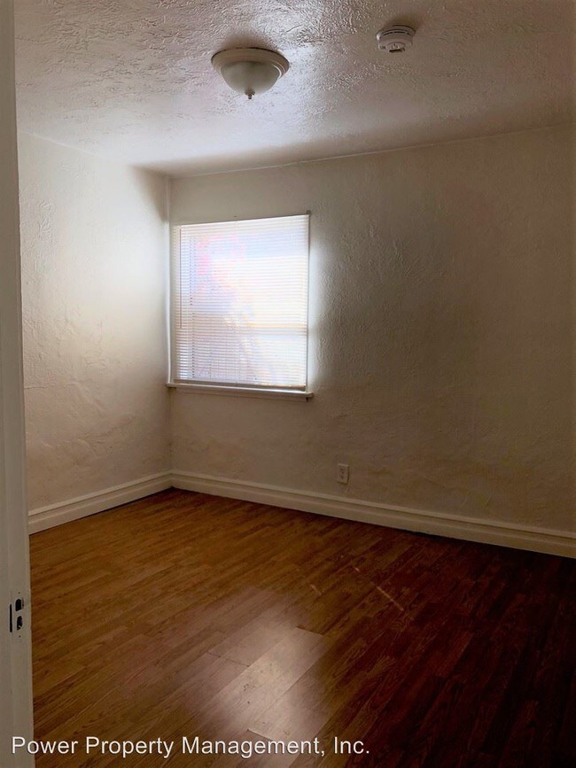 Building Photo - 1502-1508 Maple St