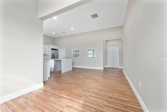 Building Photo - 4955 Old Lucerne Park Rd