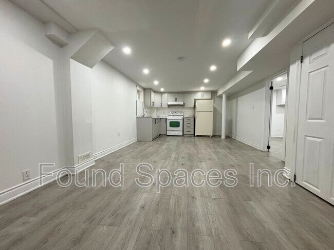 Photo du bâtiment - 494 E 37th St