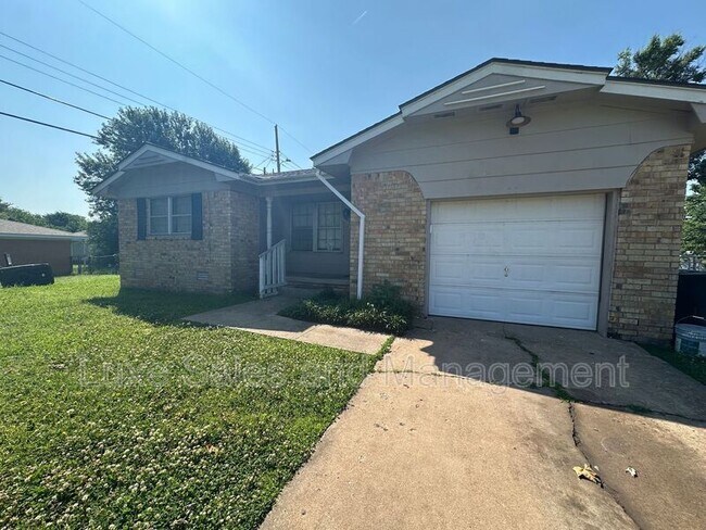 Building Photo - 908 Boykin Dr