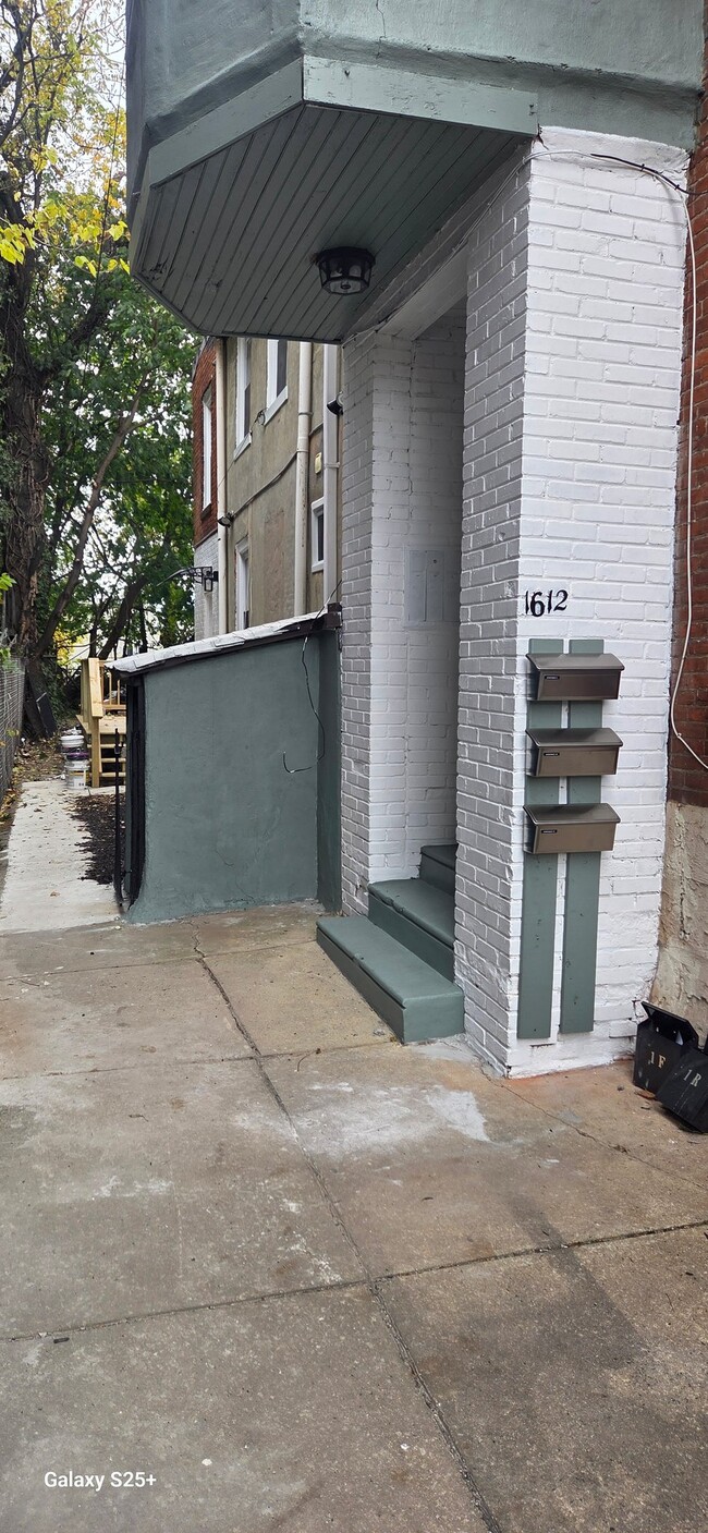 Building Photo - 1612 N 54th St